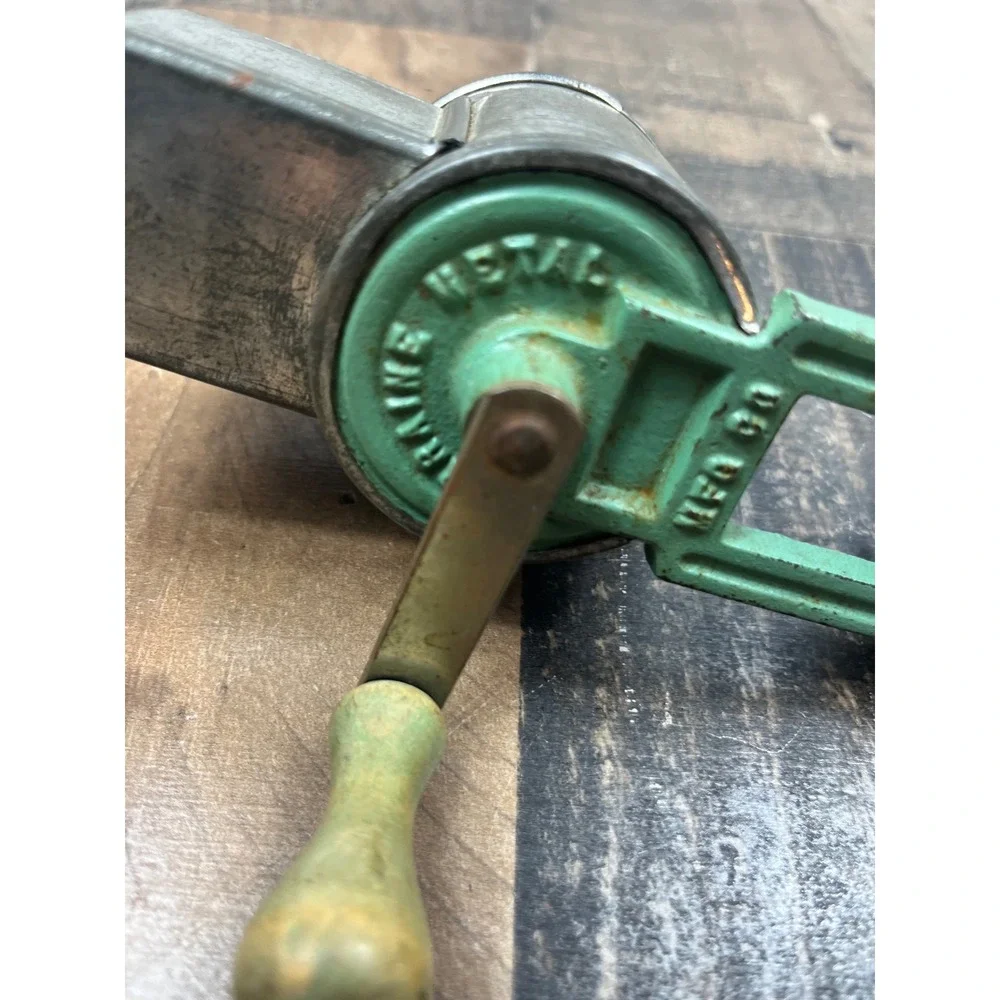 Vintage Maine Metal MFG Co Rotary Grater Hand Crank Green Cast Iron Clamp On USA